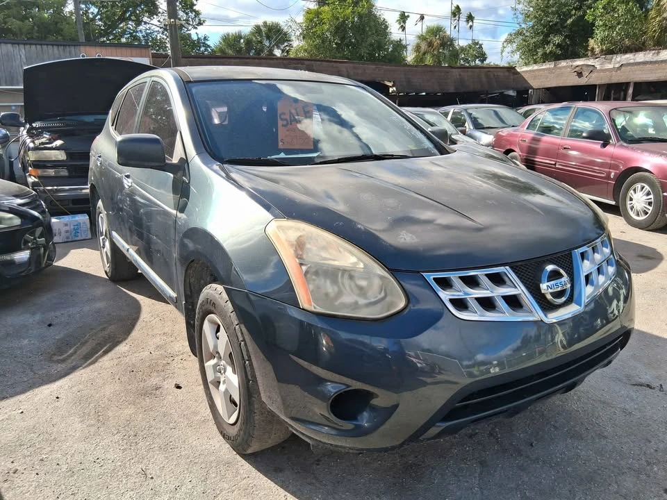 2013 Nissan Rogue - Image 2 of 10
