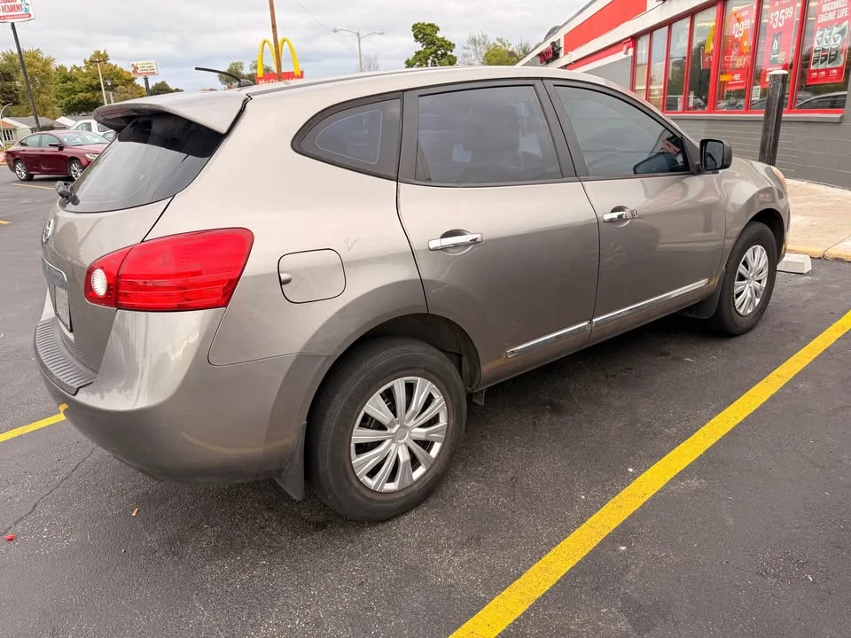 2013 Nissan Rogue - Image 2 of 5
