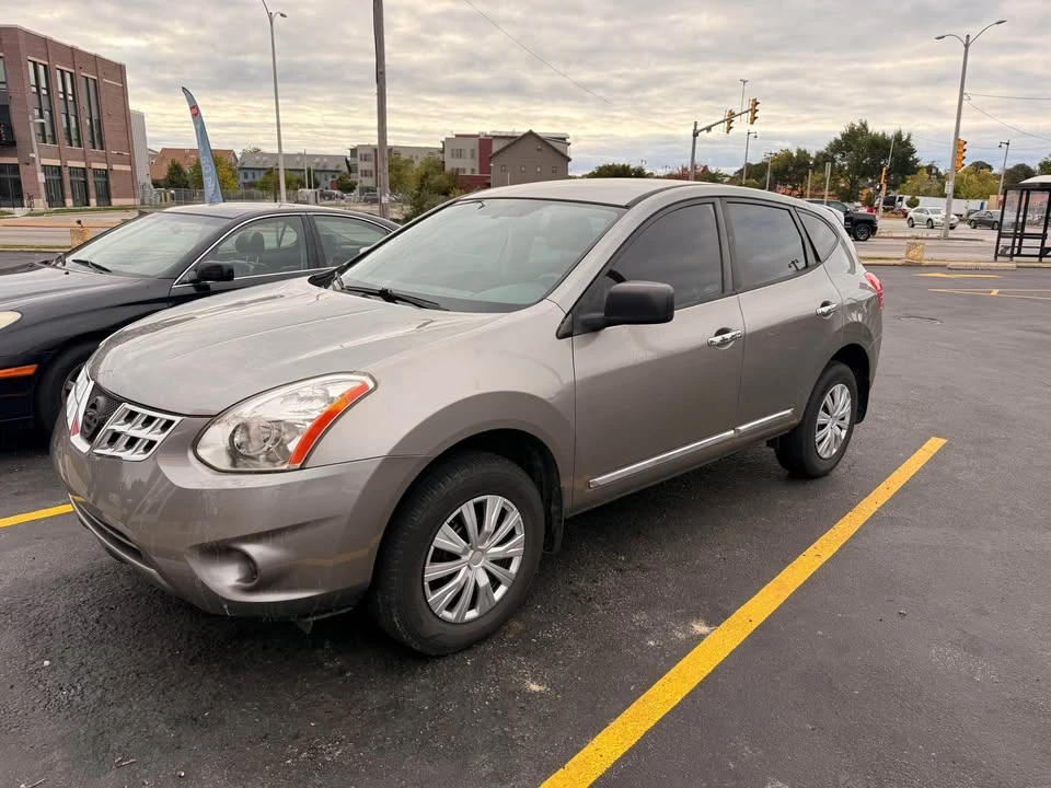 2013 Nissan Rogue - Image 4 of 5