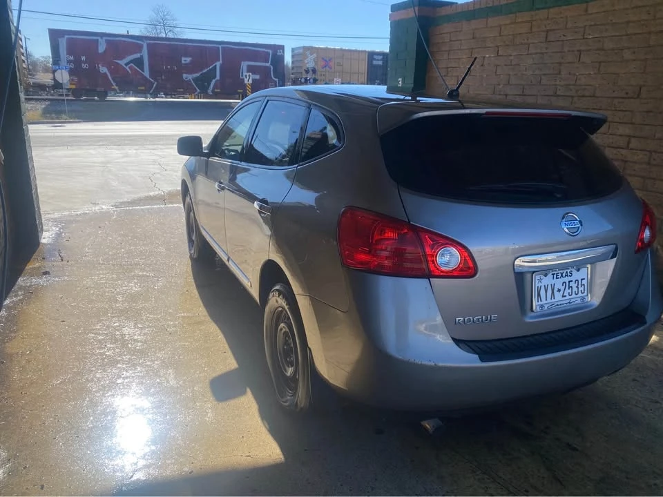 2013 Nissan Rogue - Image 6 of 11