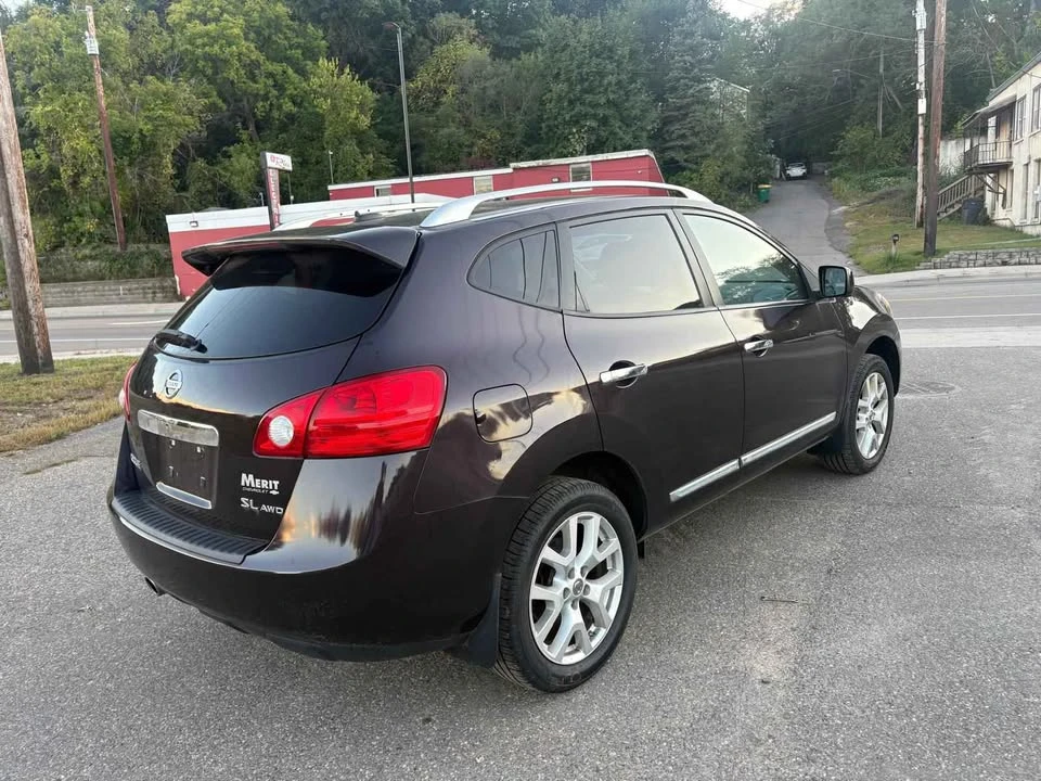 2013 Nissan Rogue - Image 8 of 11