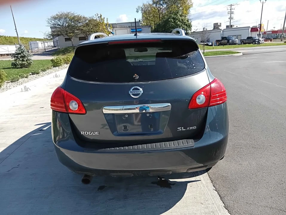 2013 Nissan Rogue - Image 2 of 17