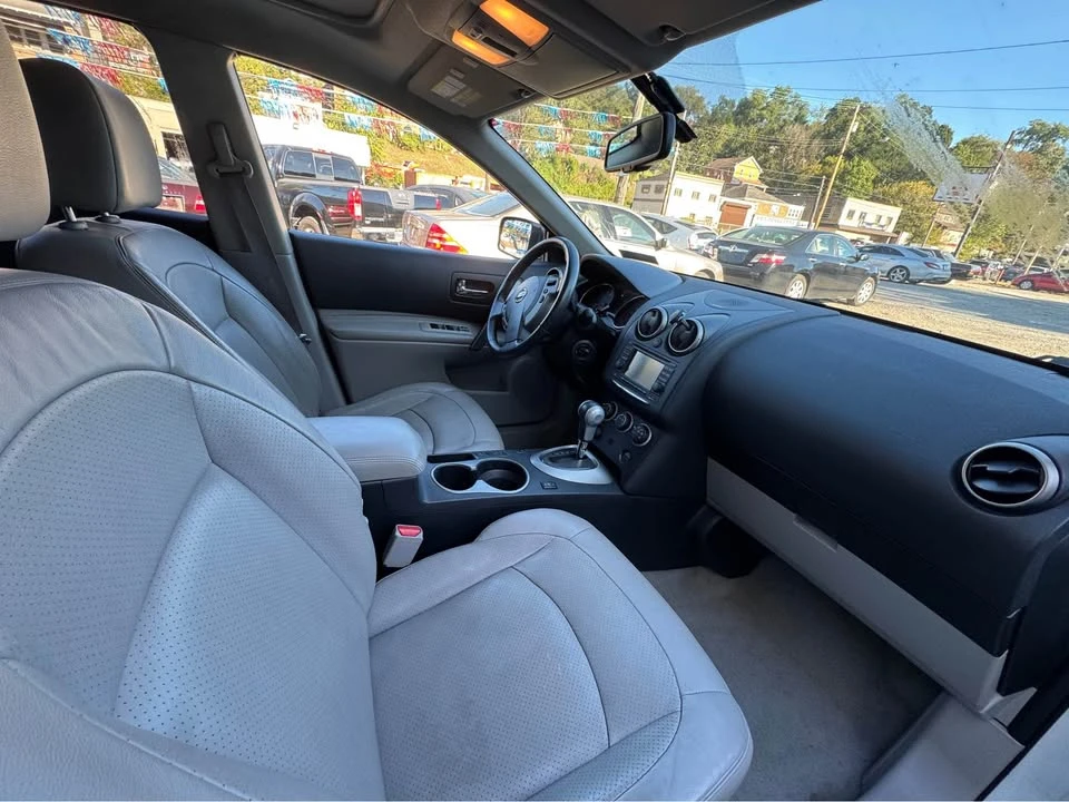 2013 Nissan Rogue - Image 9 of 12