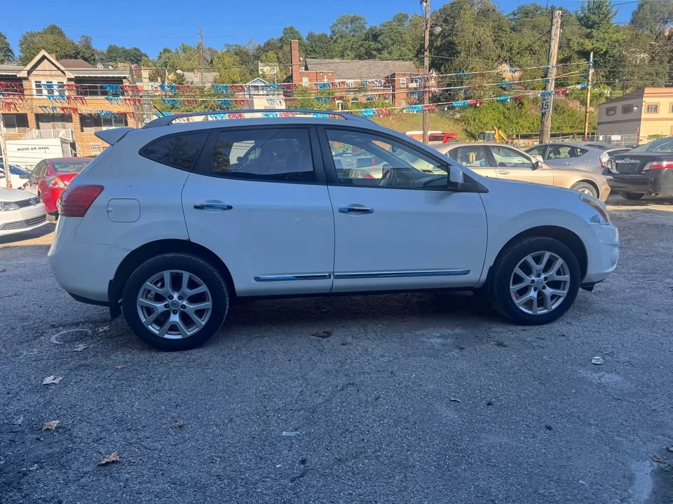 2013 Nissan Rogue - Image 8 of 12