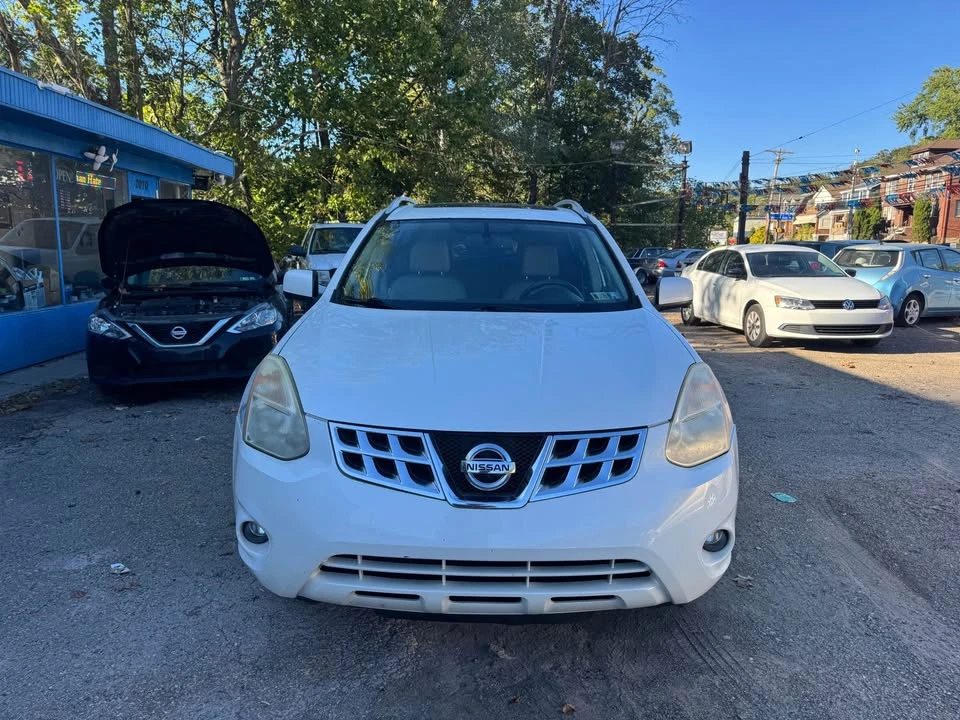 2013 Nissan Rogue - Image 2 of 12