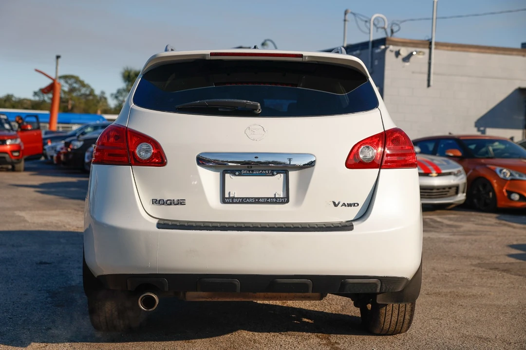 2013 Nissan Rogue - Image 7 of 12