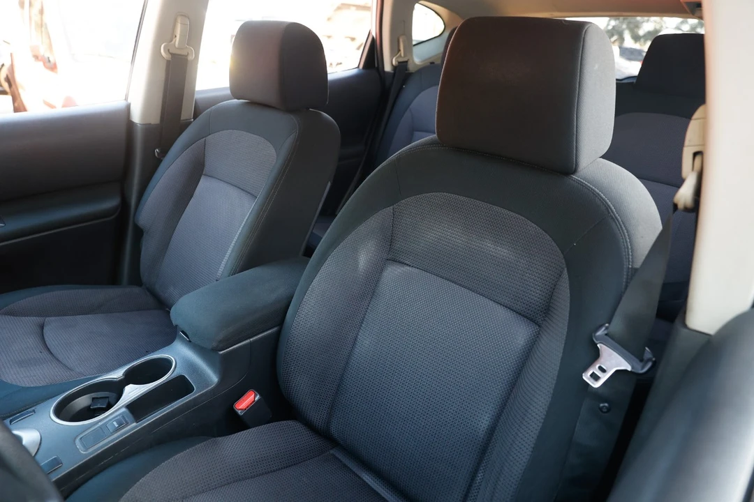 2013 Nissan Rogue - Image 6 of 12