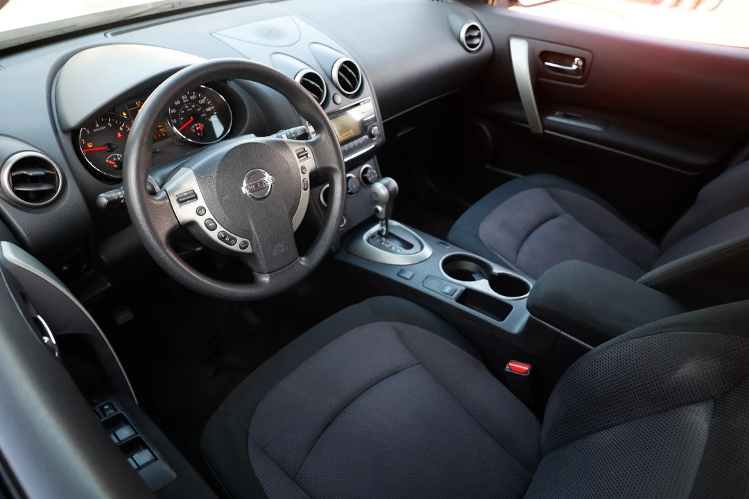 2013 Nissan Rogue - Image 4 of 12