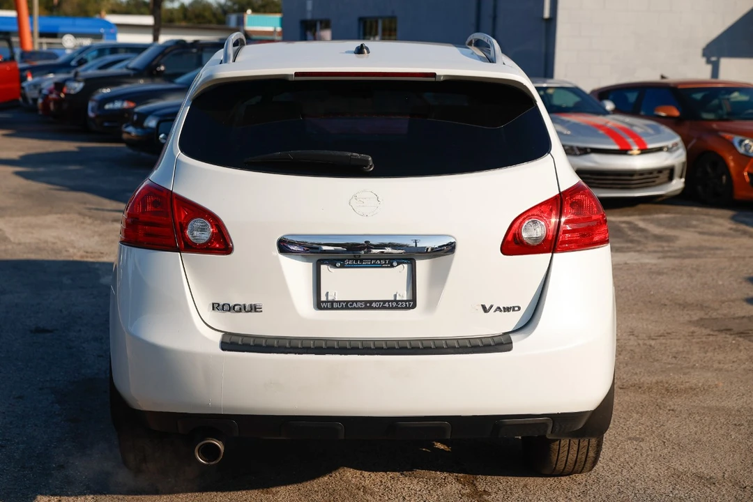 2013 Nissan Rogue - Image 9 of 12