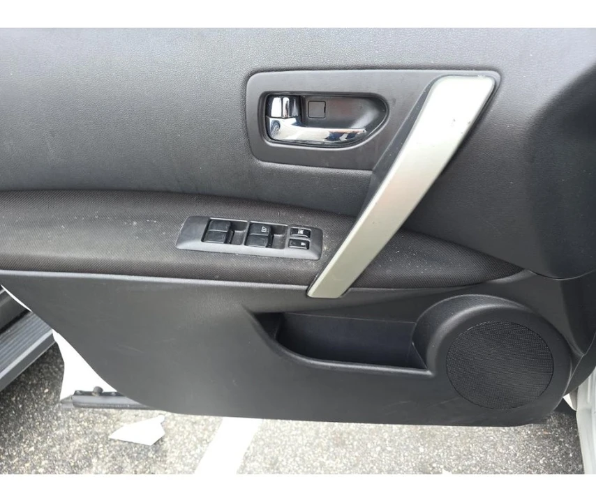 2013 Nissan Rogue - Image 11 of 12
