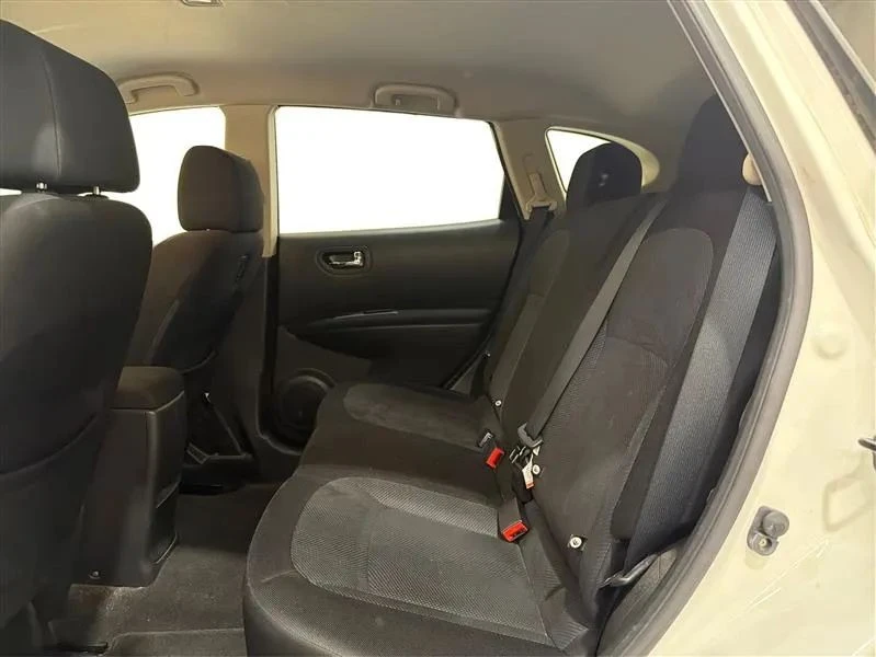 2013 Nissan Rogue - Image 10 of 12