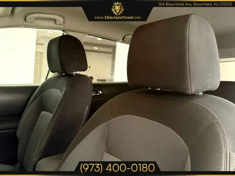 2013 Nissan Rogue - Image 10 of 12