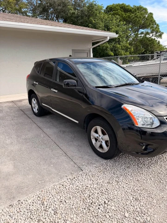 2013 Nissan Rogue - Image 2 of 5