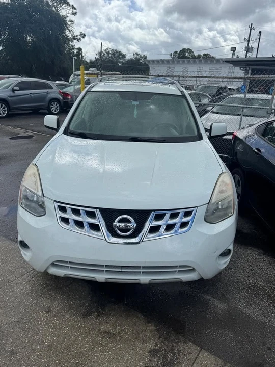 2013 Nissan Rogue - Image 2 of 13