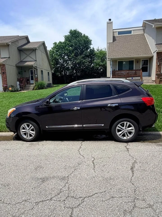 2013 Nissan Rogue - Image 2 of 11