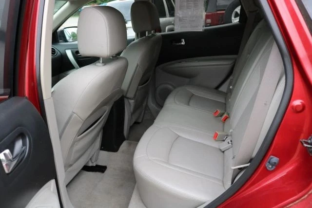 2013 Nissan Rogue - Image 8 of 12