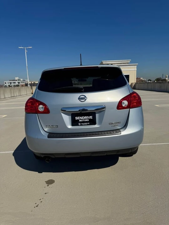2013 Nissan Rogue - Image 4 of 8