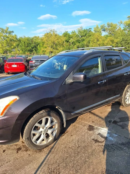 2013 Nissan Rogue - Image 4 of 4