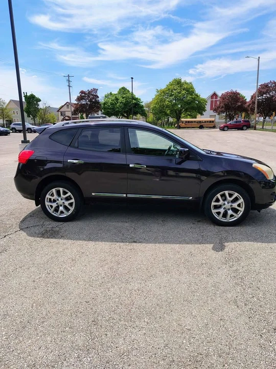 2013 Nissan Rogue - Image 2 of 7