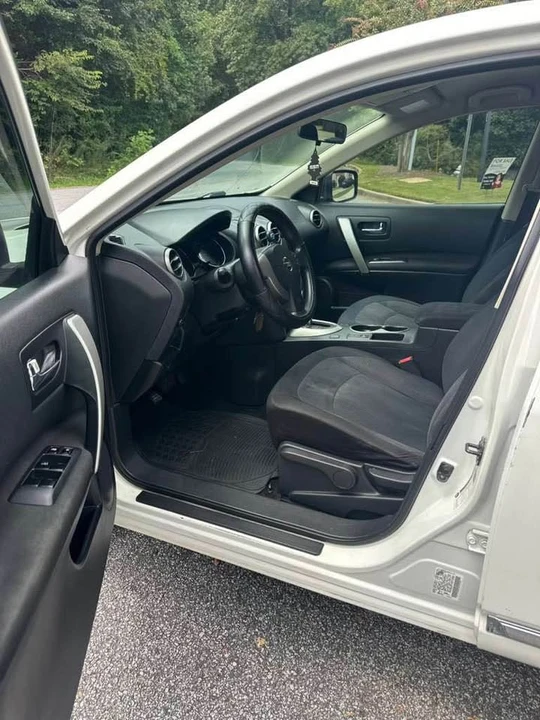 2013 Nissan Rogue - Image 8 of 9