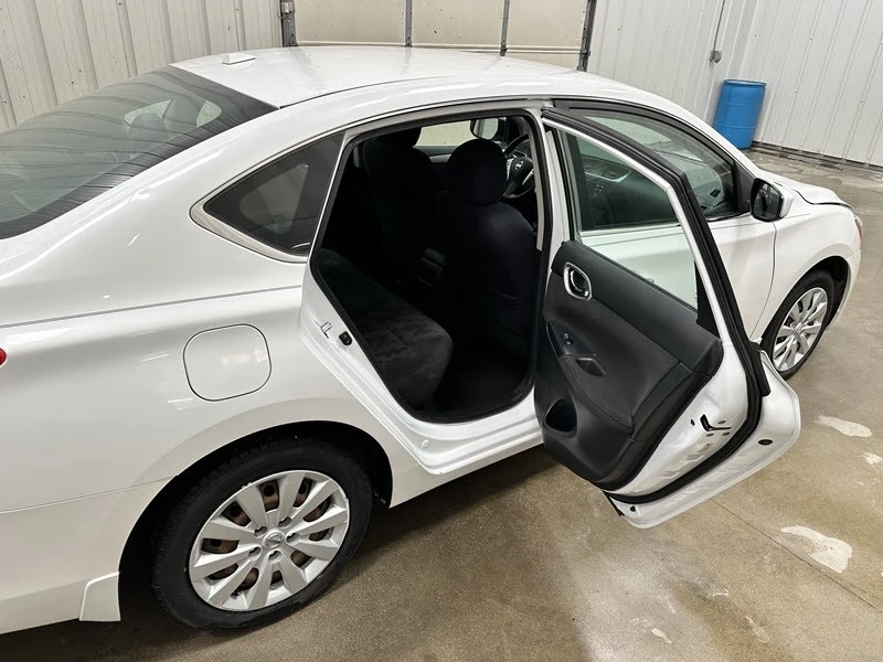2013 Nissan Sentra 7th Gen - Image 16 of 25