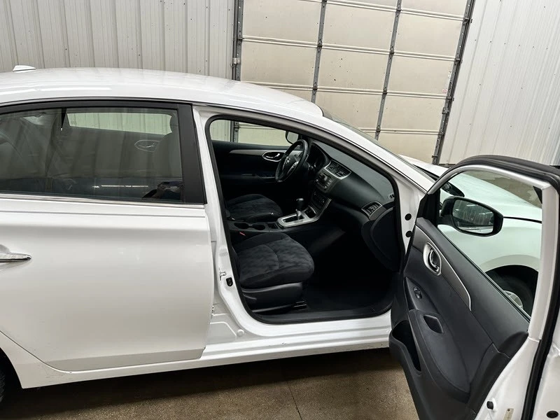 2013 Nissan Sentra 7th Gen - Image 18 of 25