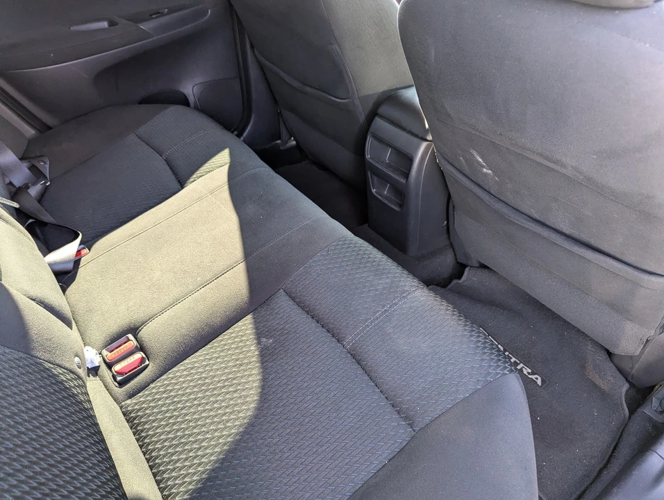 2013 Nissan Sentra 7th Gen - Image 9 of 11
