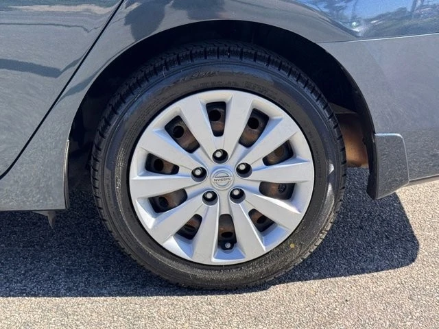 2013 Nissan Sentra 7th Gen - Image 14 of 21