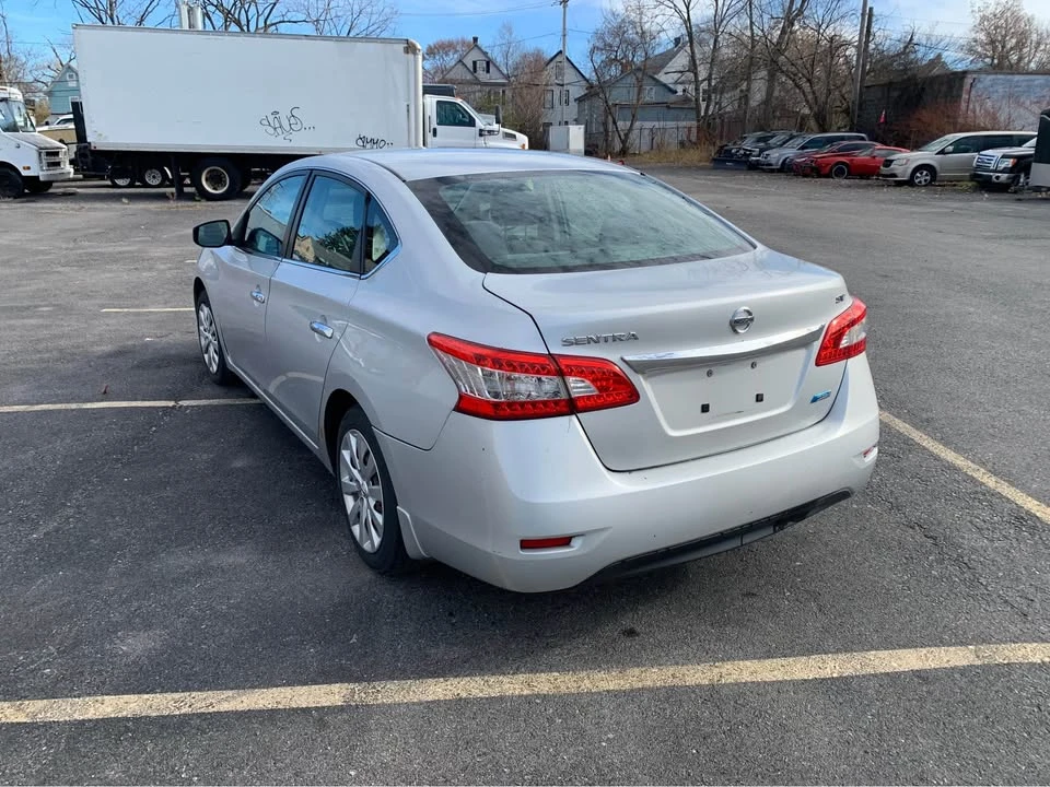 2013 Nissan Sentra 7th Gen - Image 4 of 9