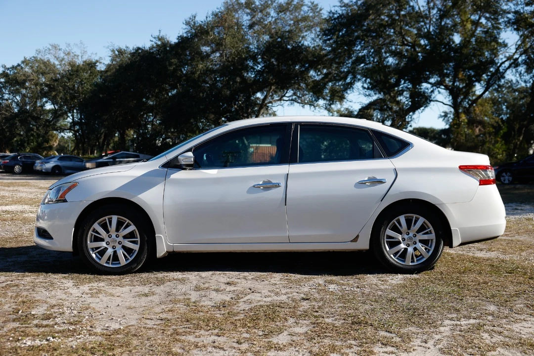 2013 Nissan Sentra 7th Gen - Image 3 of 12