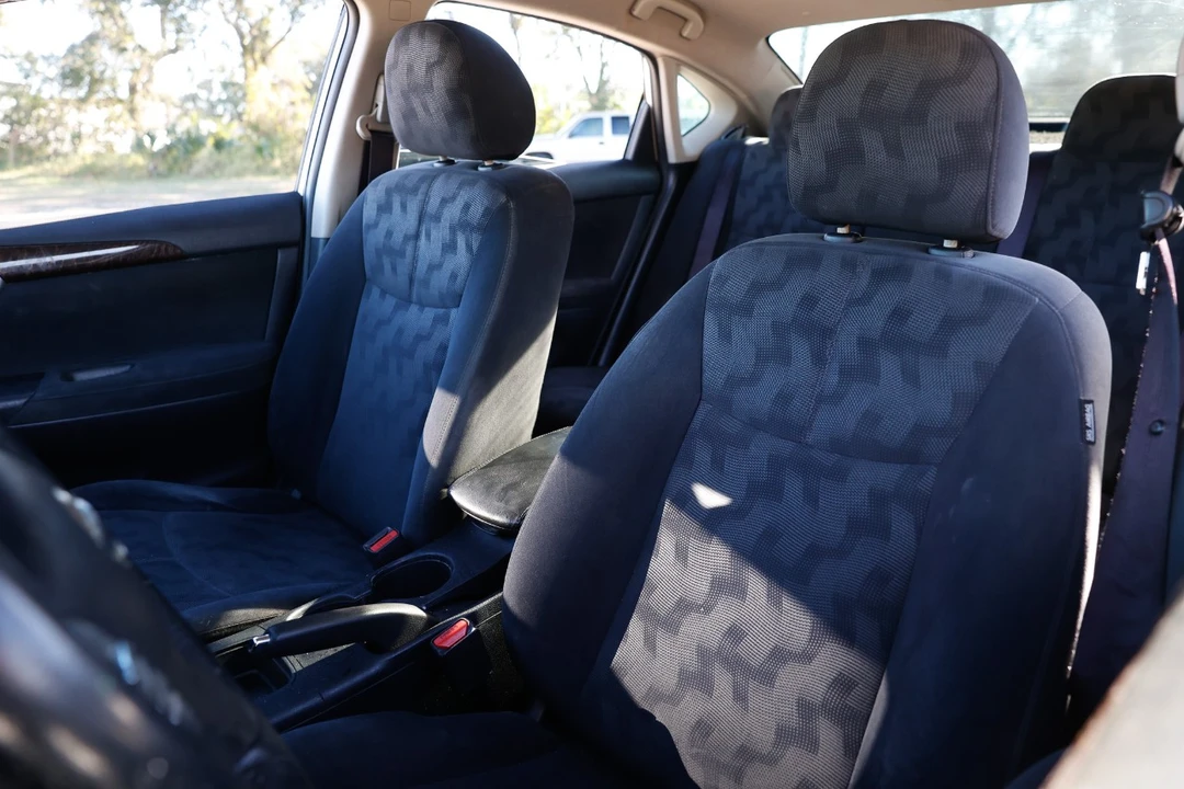 2013 Nissan Sentra 7th Gen - Image 6 of 12