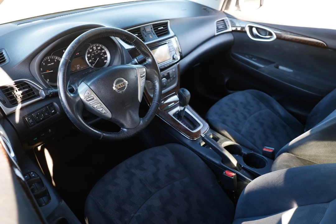 2013 Nissan Sentra 7th Gen - Image 4 of 12