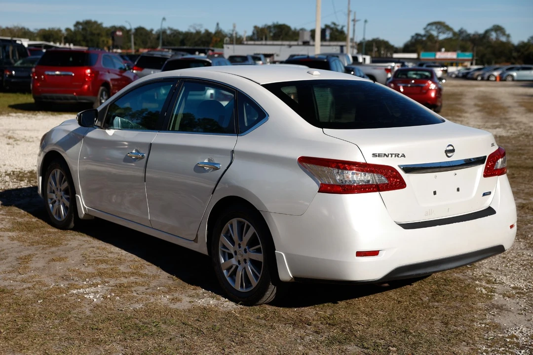 2013 Nissan Sentra 7th Gen - Image 5 of 12