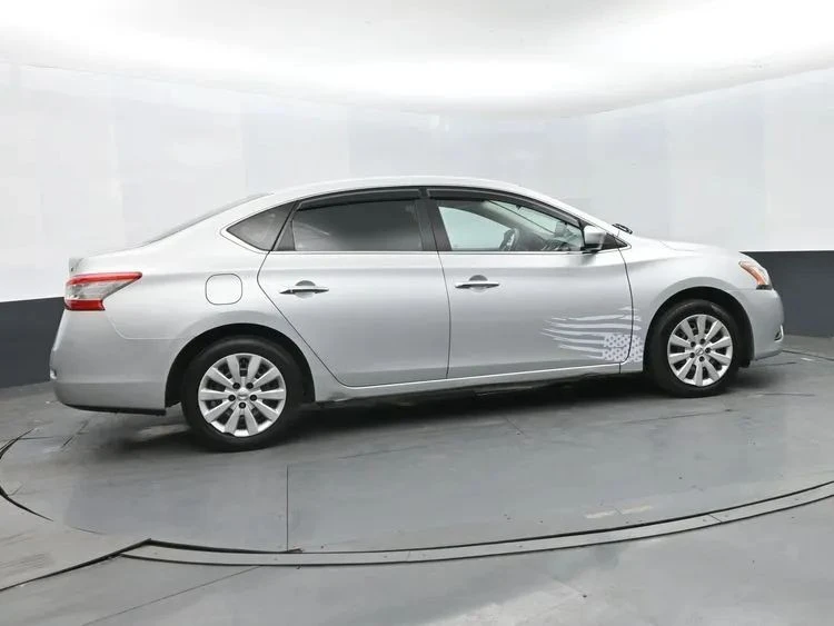 2013 Nissan Sentra 7th Gen - Image 4 of 12