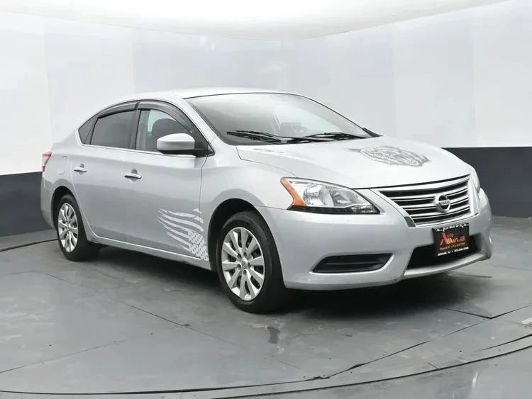 2013 Nissan Sentra 7th Gen - Image 2 of 12