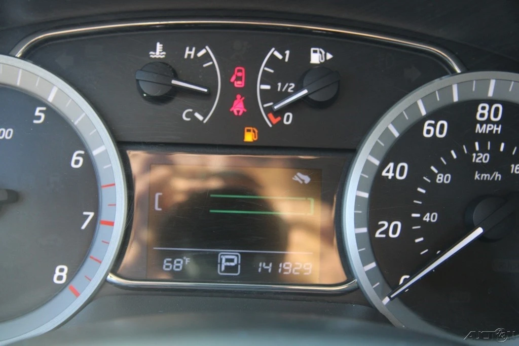 2013 Nissan Sentra 7th Gen - Image 17 of 21