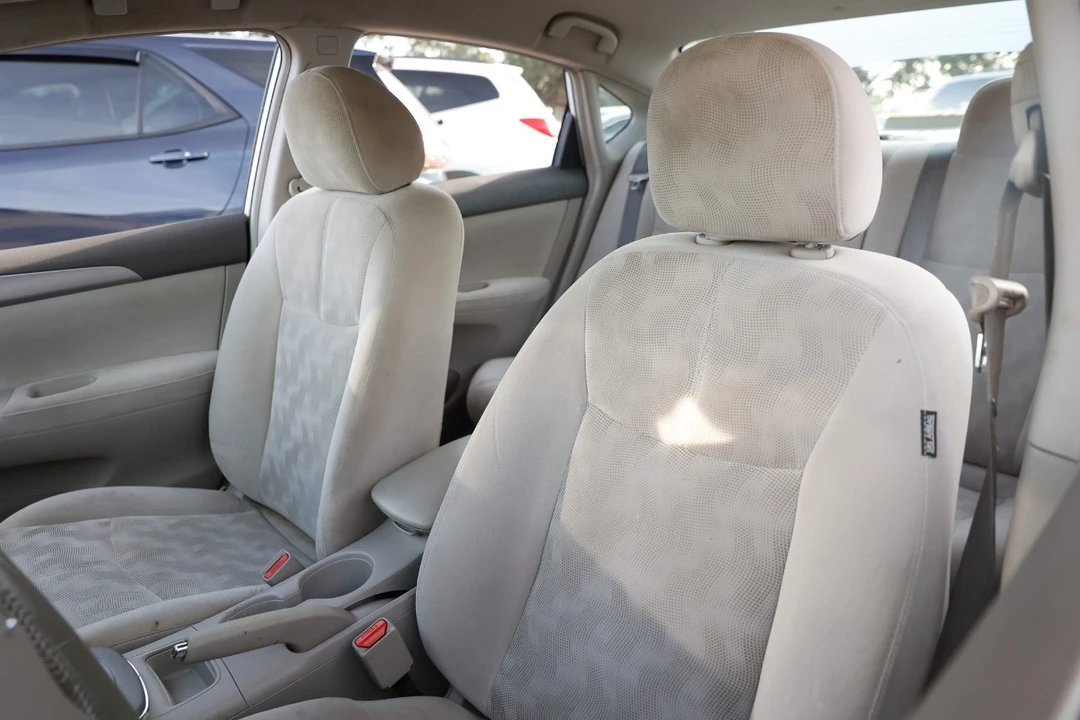 2013 Nissan Sentra 7th Gen - Image 6 of 12