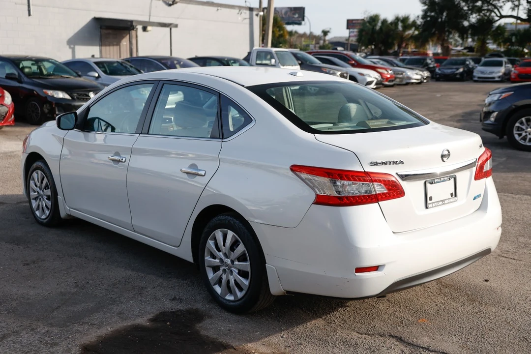 2013 Nissan Sentra 7th Gen - Image 5 of 12