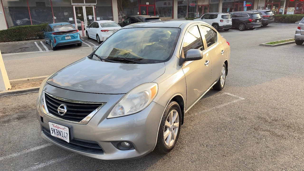 2013 Nissan Versa - Image 8 of 21