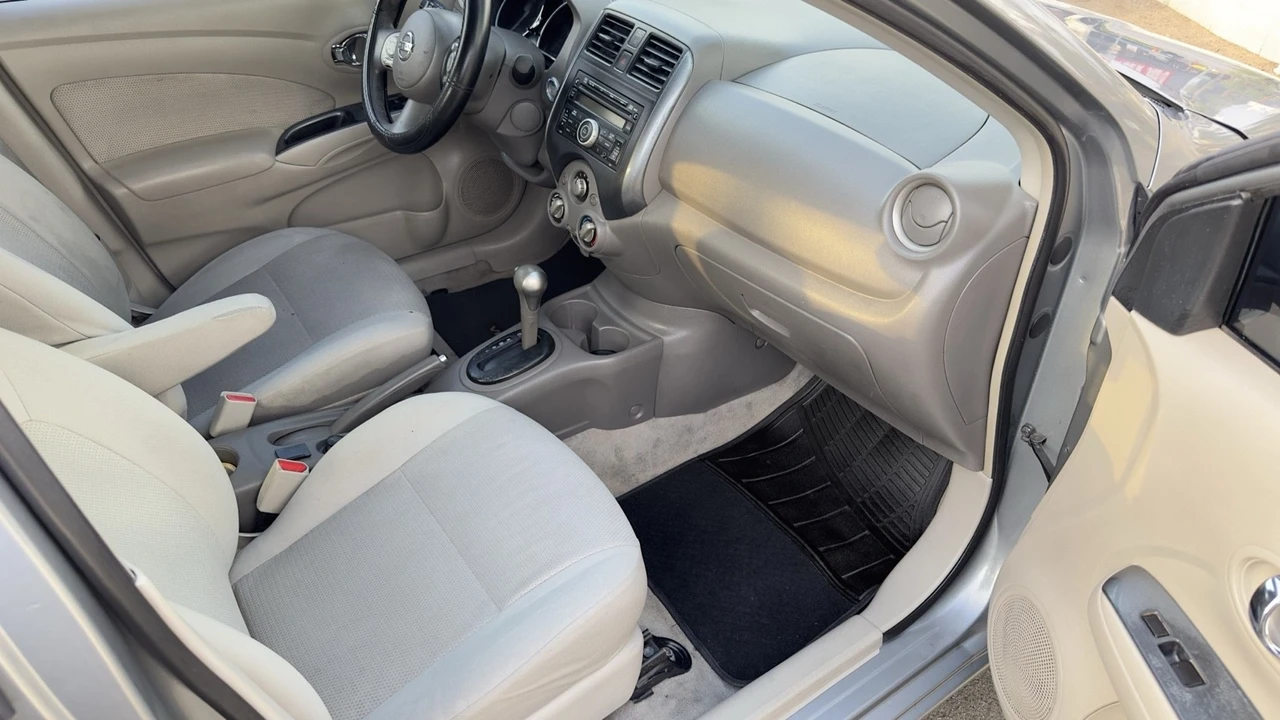 2013 Nissan Versa - Image 7 of 21