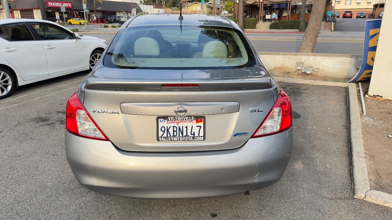 2013 Nissan Versa - Image 16 of 21