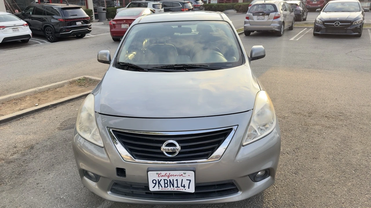2013 Nissan Versa - Image 2 of 21