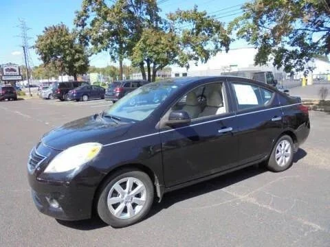 2013 Nissan Versa - Image 2 of 12