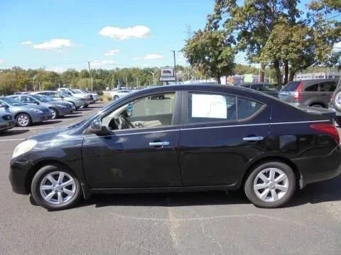 2013 Nissan Versa - Image 3 of 12