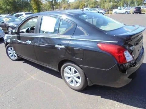 2013 Nissan Versa - Image 4 of 12