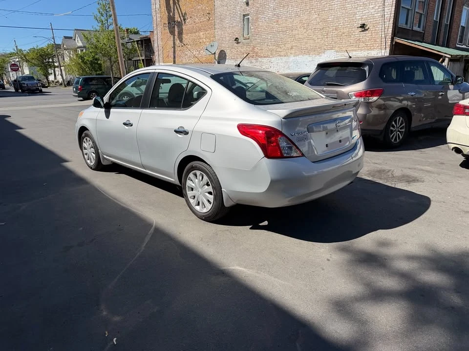 2013 Nissan Versa - Image 2 of 7