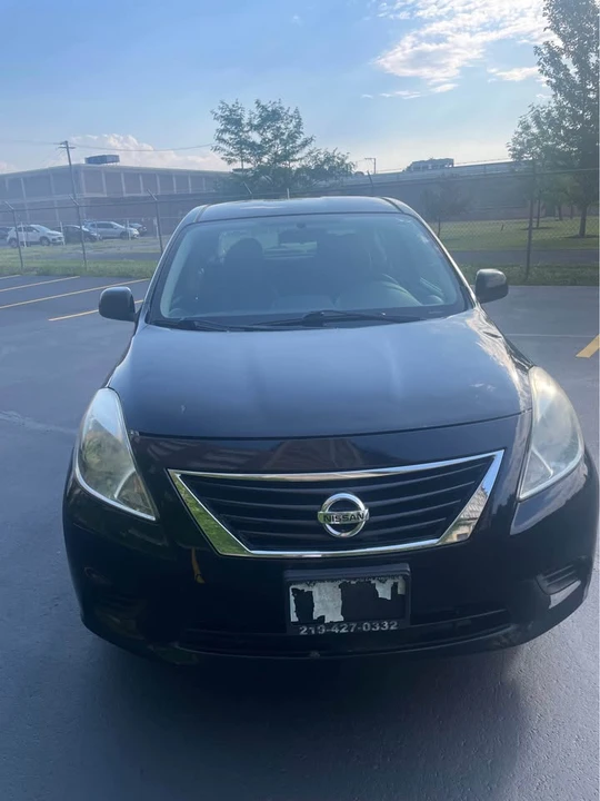 2013 Nissan Versa - Image 4 of 15
