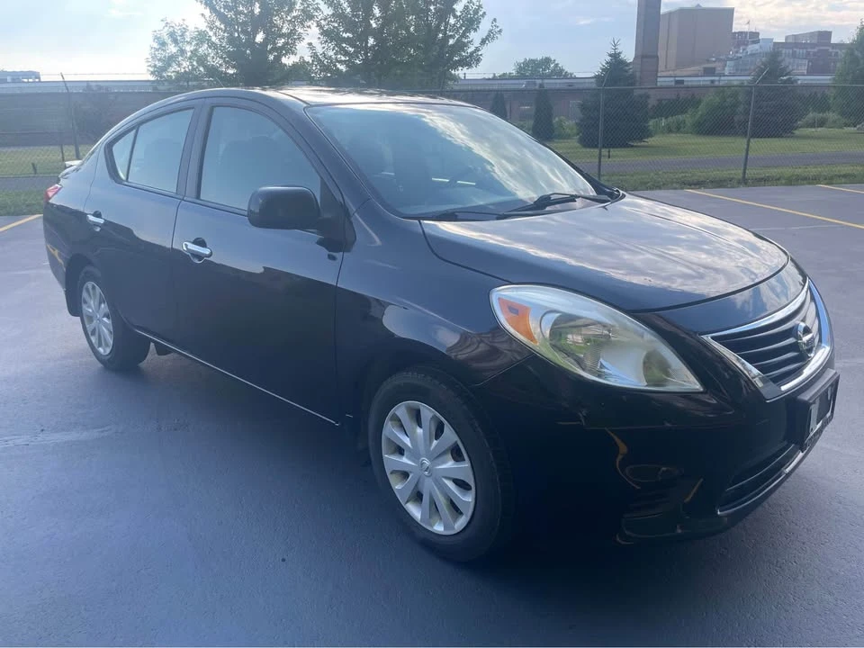 2013 Nissan Versa - Image 6 of 15