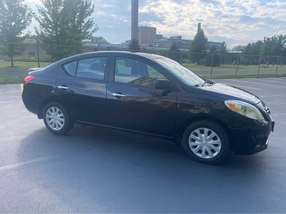 2013 Nissan Versa - Image 7 of 15