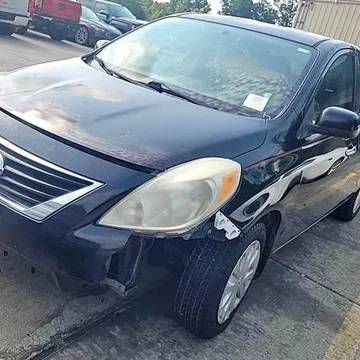 2013 Nissan Versa SV